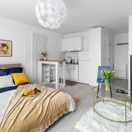 Elegant For Two In The Centre Metro Rondo Onz