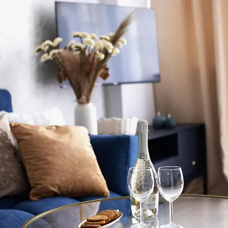 Appartement Elegant For Two In The Centre Metro Rondo Onz Warschau