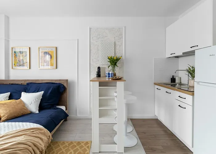 Elegant For Two In The Centre Metro Rondo Onz