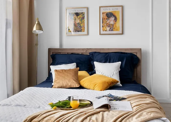 Elegant For Two In The Centre Metro Rondo Onz *