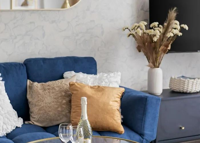 Elegant For Two In The Centre Metro Rondo Onz